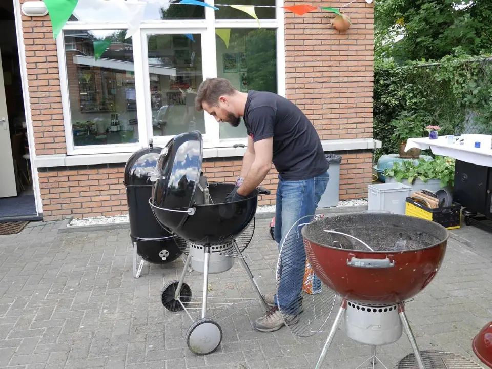 Barbecue moment in de tuin